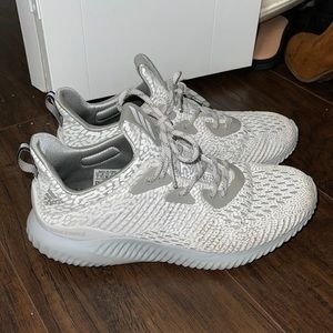 Womens adidas alpha bounce size 7